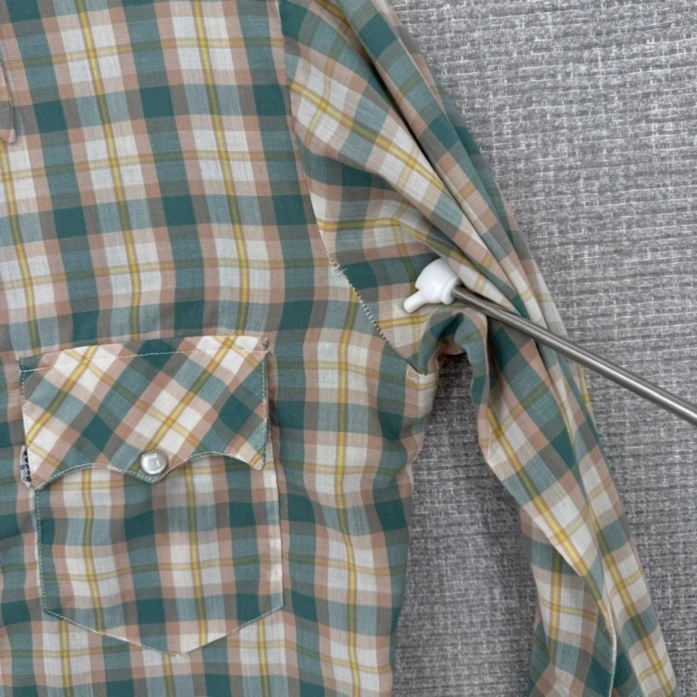 Vintage 80's Levis Western Pearl Snap Shirt Mens M Plaid Long Sleeve Country